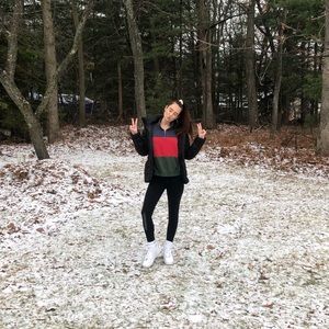 Meet your Posher, Julia